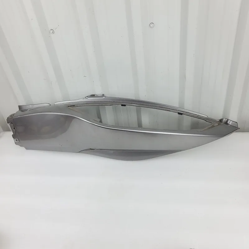 (new ref. 705005589) rh front panel, magnesium rs-s magnesium model Garantie Incluse
